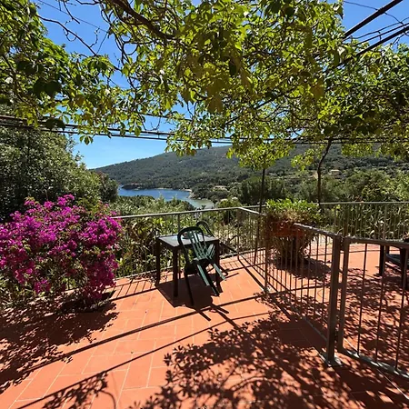 Casa Perla E Conchiglia קאפוליברי