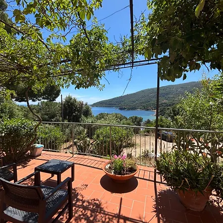 Casa Perla E Conchiglia بيت للعطل