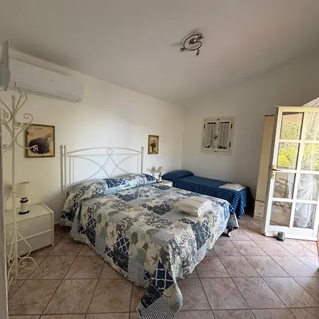 Casa Perla E Conchiglia קאפוליברי
