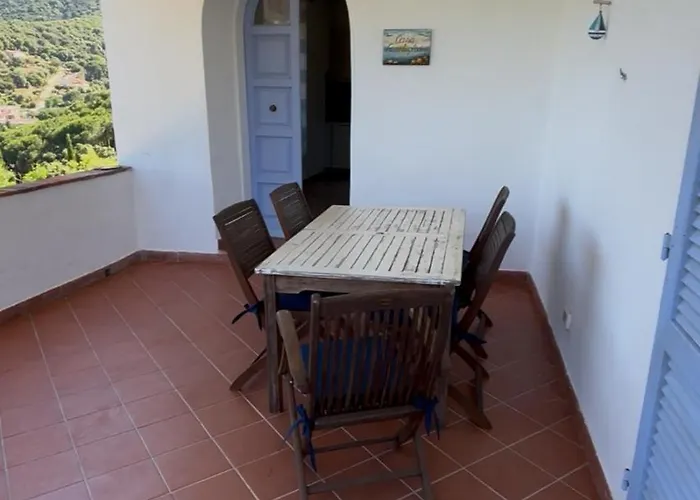 Casa Perla E Conchiglia カポリーヴェリ