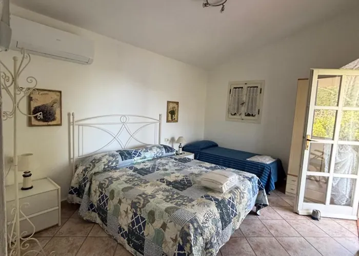 Casa Perla E Conchiglia カポリーヴェリ